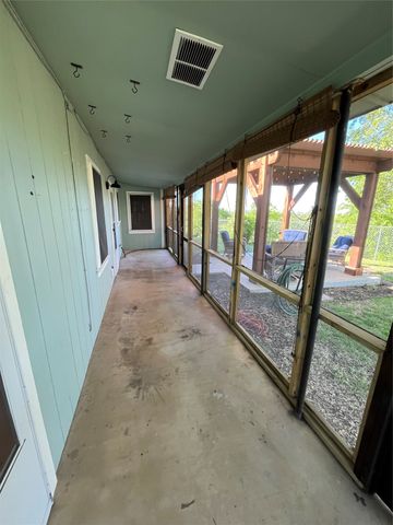 1301 N Reilley Street N, Goldthwaite, TX 76844