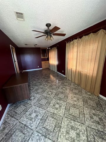 1301 N Reilley Street N, Goldthwaite, TX 76844