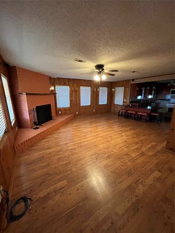 1301 N Reilley Street N, Goldthwaite, TX 76844