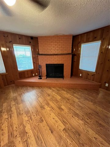 1301 N Reilley Street N, Goldthwaite, TX 76844