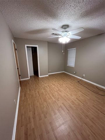 1301 N Reilley Street N, Goldthwaite, TX 76844