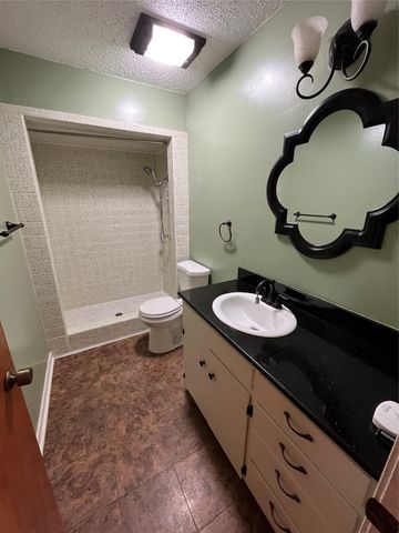 1301 N Reilley Street N, Goldthwaite, TX 76844