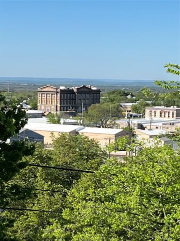 1301 N Reilley Street N, Goldthwaite, TX 76844