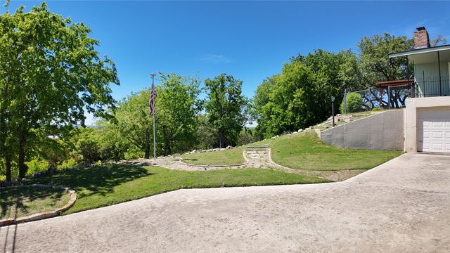 1301 N Reilley Street N, Goldthwaite, TX 76844