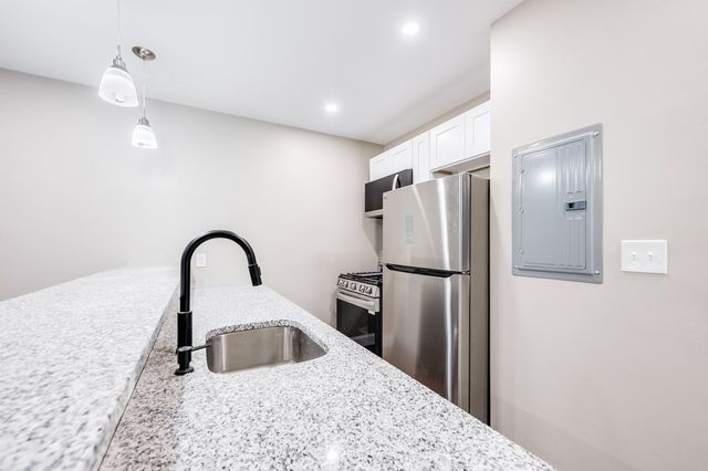 25 Buckley St 1L, Quincy, MA 02169