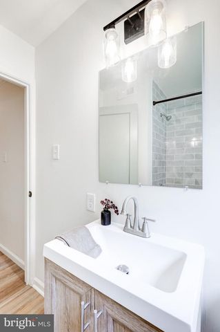 8407 HULL DR, Glenside, PA 19038