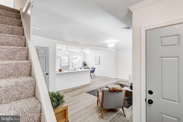 8407 HULL DR, Glenside, PA 19038