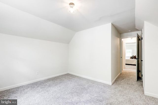 8407 HULL DR, Glenside, PA 19038