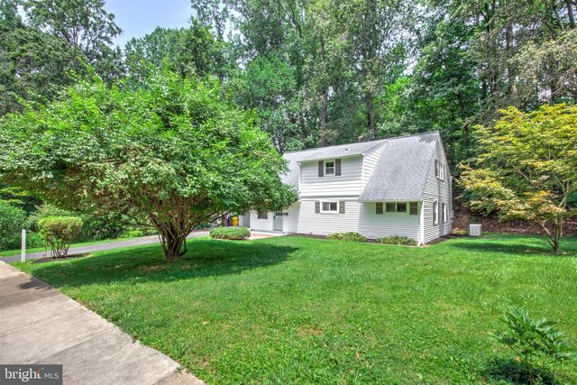 8407 HULL DR, Glenside, PA 19038