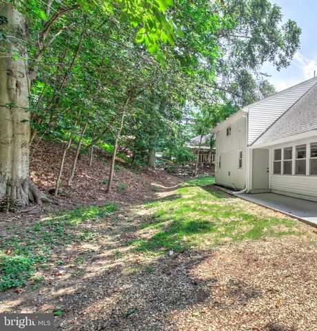 8407 HULL DR, Glenside, PA 19038