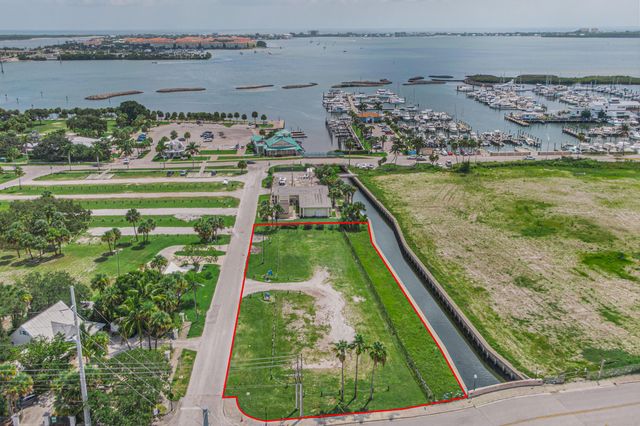 155 Kings Lane, Fort Pierce, FL 34950