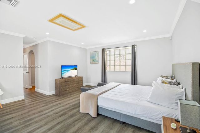 5320 NE 16th Ter, Fort Lauderdale, FL 33334