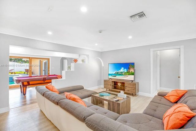 5320 NE 16th Ter, Fort Lauderdale, FL 33334