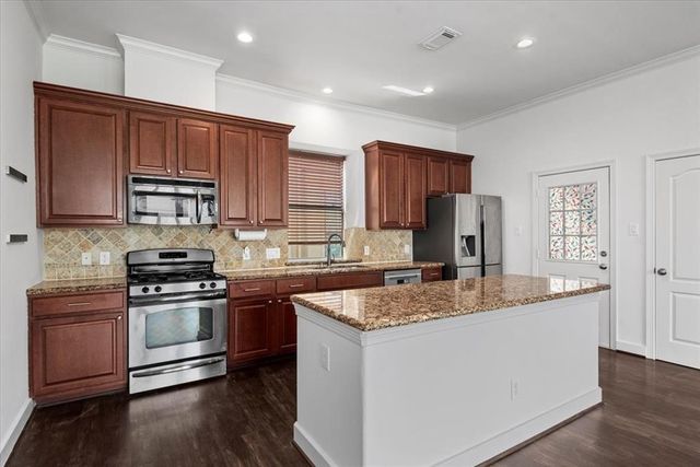 2124 Holman Street, Houston, TX 77004