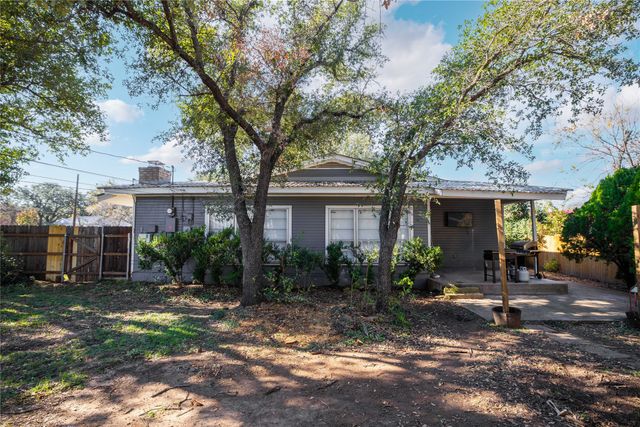 3914 Austin Avenue, Brownwood, TX 76801