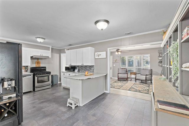 3914 Austin Avenue, Brownwood, TX 76801