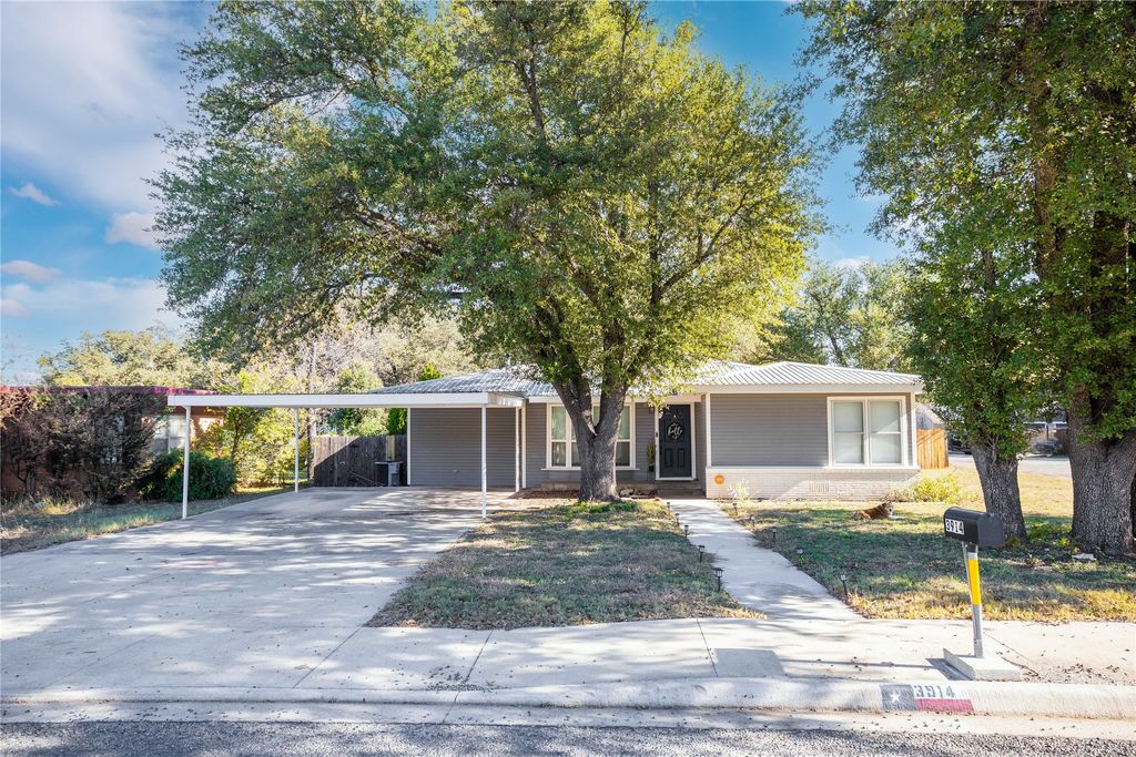 3914 Austin Avenue, Brownwood, TX 76801