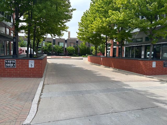 4814 N Clark Street 204S, Chicago, IL 60640