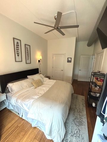 4814 N Clark Street 204S, Chicago, IL 60640