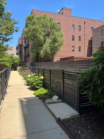 4814 N Clark Street 204S, Chicago, IL 60640