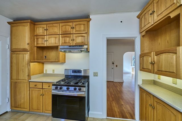 100 Sewall Ave 5, Brookline, MA 02446