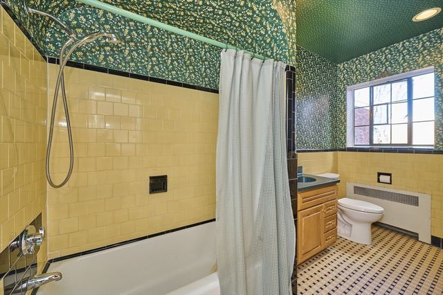 100 Sewall Ave 5, Brookline, MA 02446