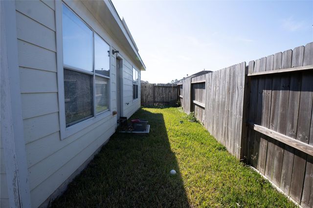 8202 Radial Court, Rosharon, TX 77583