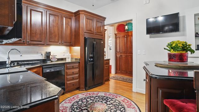 1515 S 3rd St, Louisville, KY 40208