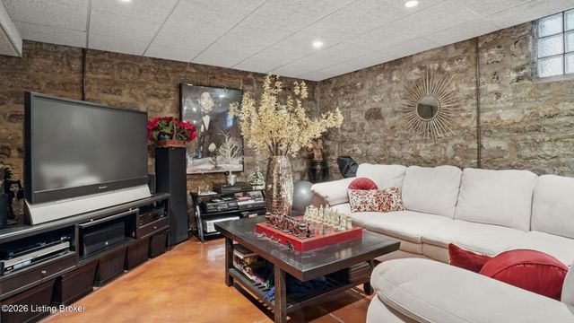 1515 S 3rd St, Louisville, KY 40208
