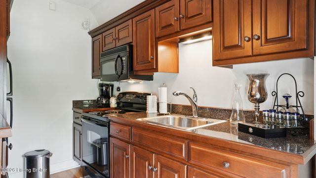 1515 S 3rd St, Louisville, KY 40208