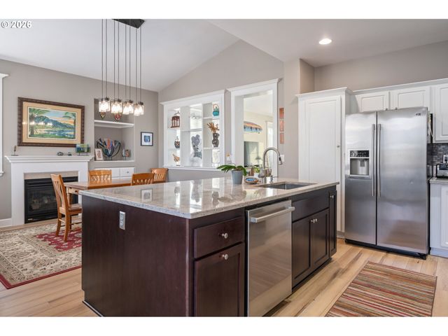 1915 HEITZMAN Way, Eugene, OR 97402