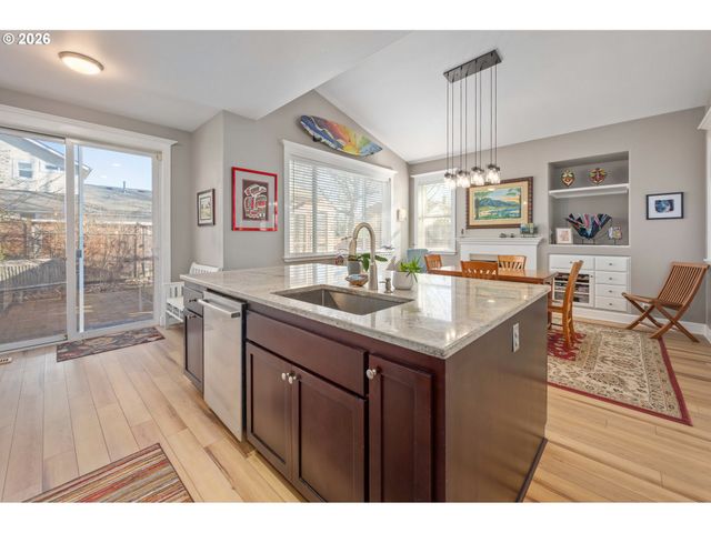 1915 HEITZMAN Way, Eugene, OR 97402