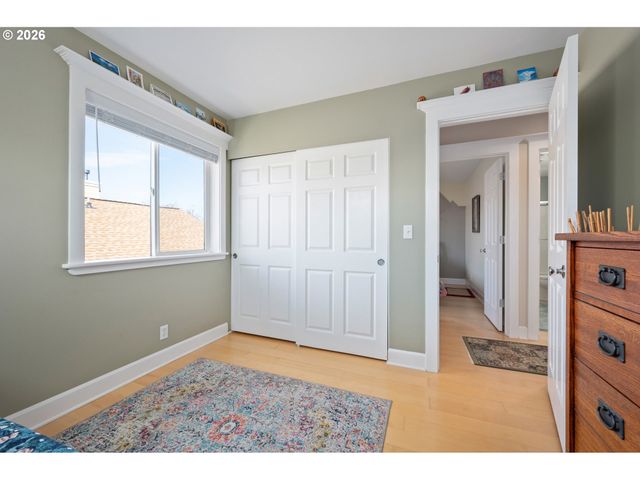 1915 HEITZMAN Way, Eugene, OR 97402