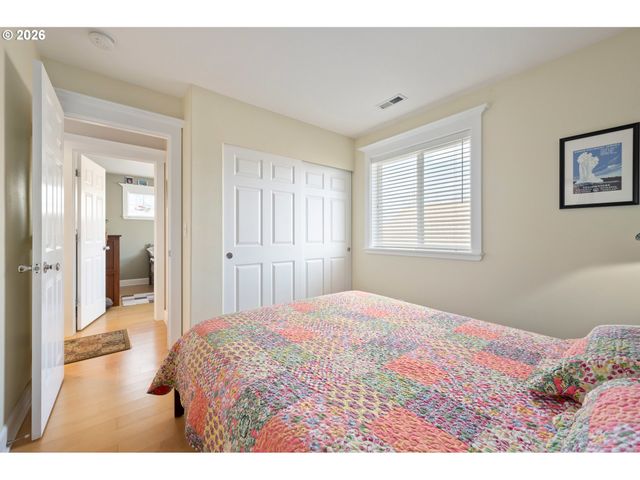 1915 HEITZMAN Way, Eugene, OR 97402