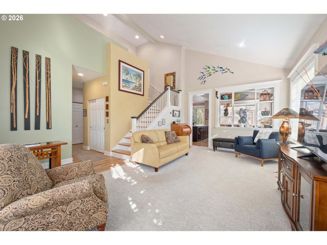 1915 HEITZMAN Way, Eugene, OR 97402