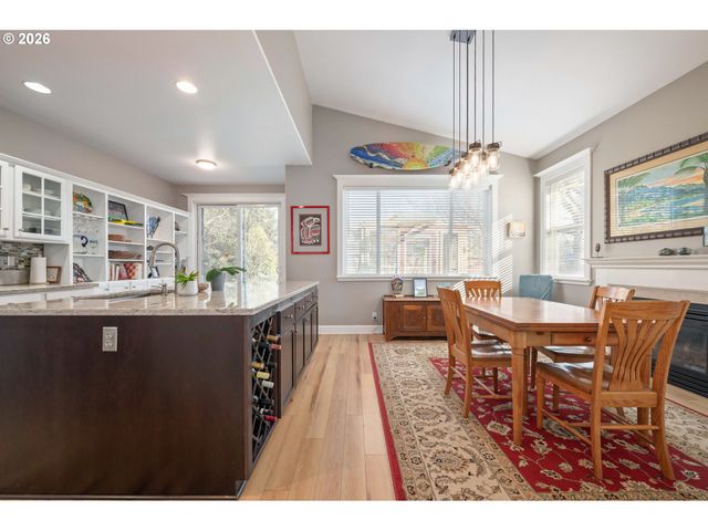 1915 HEITZMAN Way, Eugene, OR 97402