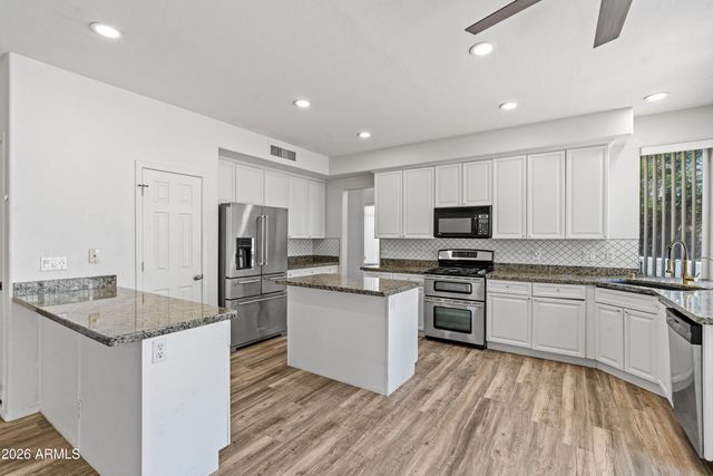 5952 W MORNING DOVE Drive, Glendale, AZ 85308