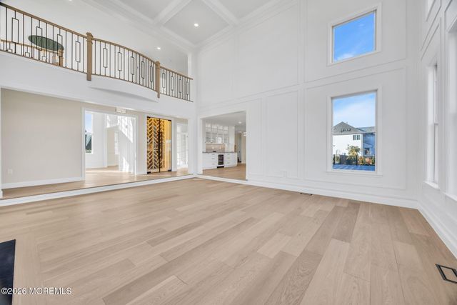 8 Saxon Court, Freehold, NJ 07728