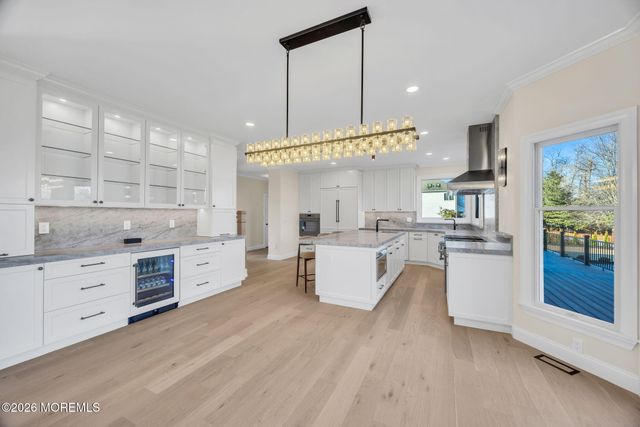 8 Saxon Court, Freehold, NJ 07728