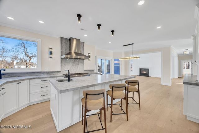 8 Saxon Court, Freehold, NJ 07728