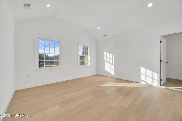 8 Saxon Court, Freehold, NJ 07728