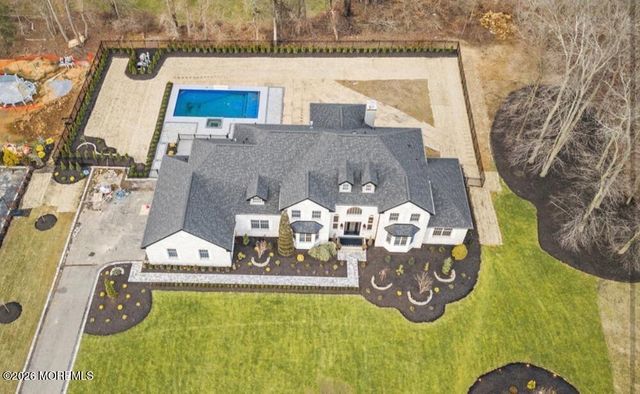 8 Saxon Court, Freehold, NJ 07728