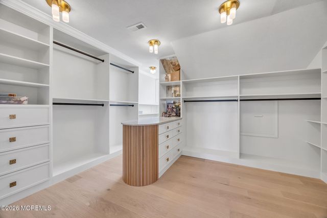 8 Saxon Court, Freehold, NJ 07728