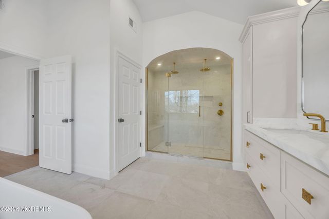 8 Saxon Court, Freehold, NJ 07728