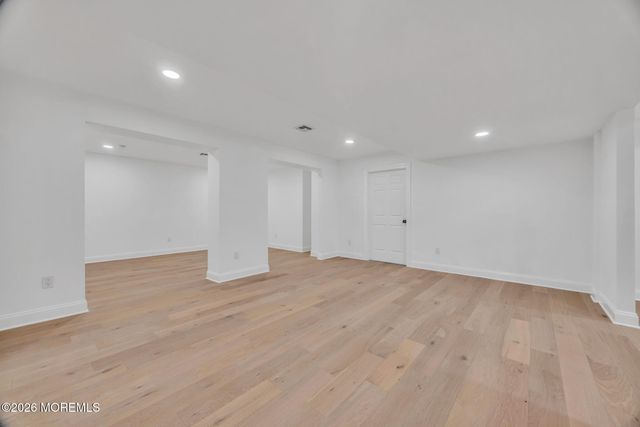 8 Saxon Court, Freehold, NJ 07728