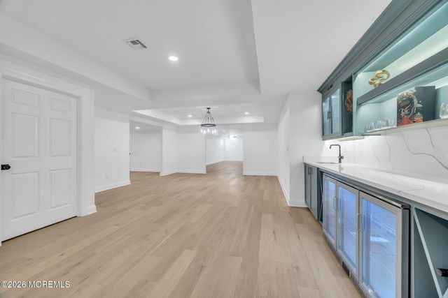 8 Saxon Court, Freehold, NJ 07728