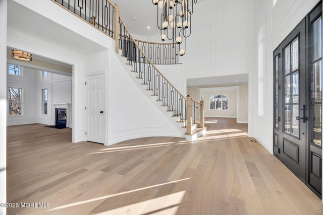 8 Saxon Court, Freehold, NJ 07728