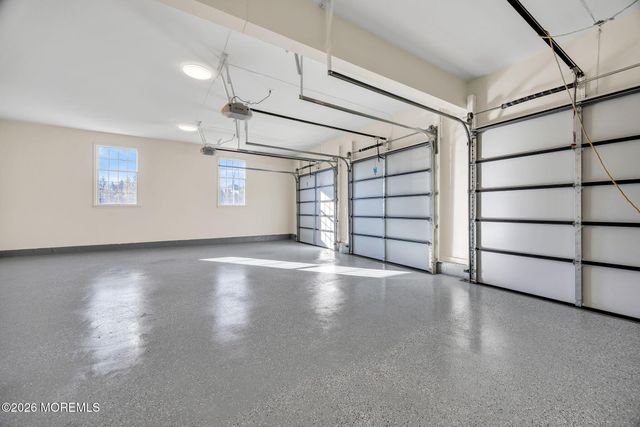 8 Saxon Court, Freehold, NJ 07728