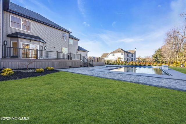 8 Saxon Court, Freehold, NJ 07728