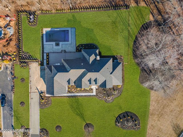 8 Saxon Court, Freehold, NJ 07728